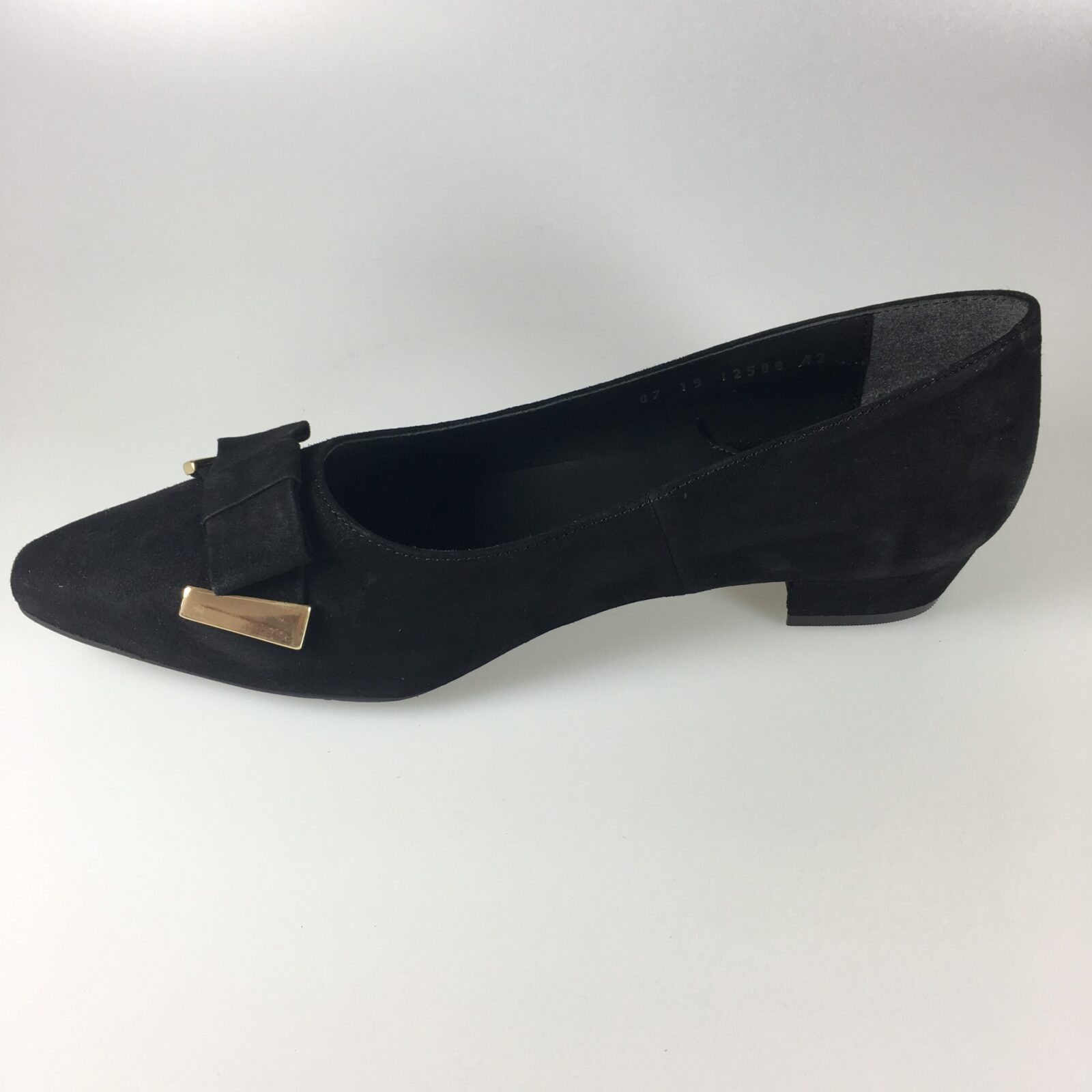 Zwarte elegante schoen met lage hak – GrandEleganza